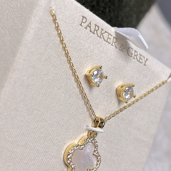 Brand New Parker & Grey 14K Gold Plated Mother of Pearl Necklace & Earring Set - Picture 7 of 10